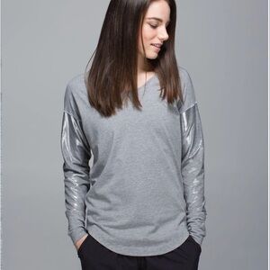 LULULEMON EUC WEEKEND LONG SLEEVE/ Heathered grey silver spoon